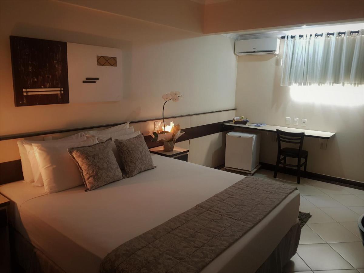 Hotel Cristal Rio Claro Esterno foto